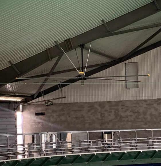 Dış Rotor DC Motor Endüstriyel Tavan Ventilatörü 420000m3/h Hava akışı 7300mm Büyük Ventilatör Blade Diametresi