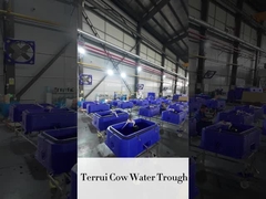 Sığırlar için Güçlü Mavi İçecek Tankı