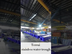 Elektrikli ısıtma, ayarlanabilir ısıtma ve akış hızı ile hayvan sulayıcısı