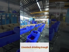 Güçlü 300mm Yükseklik Ağır Görevli Polietilen Mavi Akış Hızı ile Hayvanlık Su Tankı